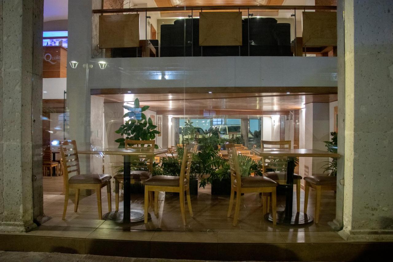 Hotel Qualitel Centro Historico Морелия Екстериор снимка