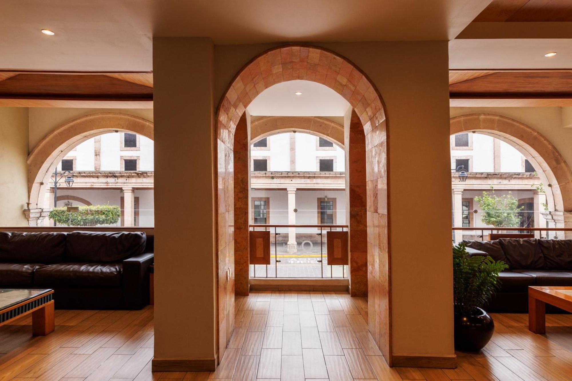 Hotel Qualitel Centro Historico Морелия Екстериор снимка