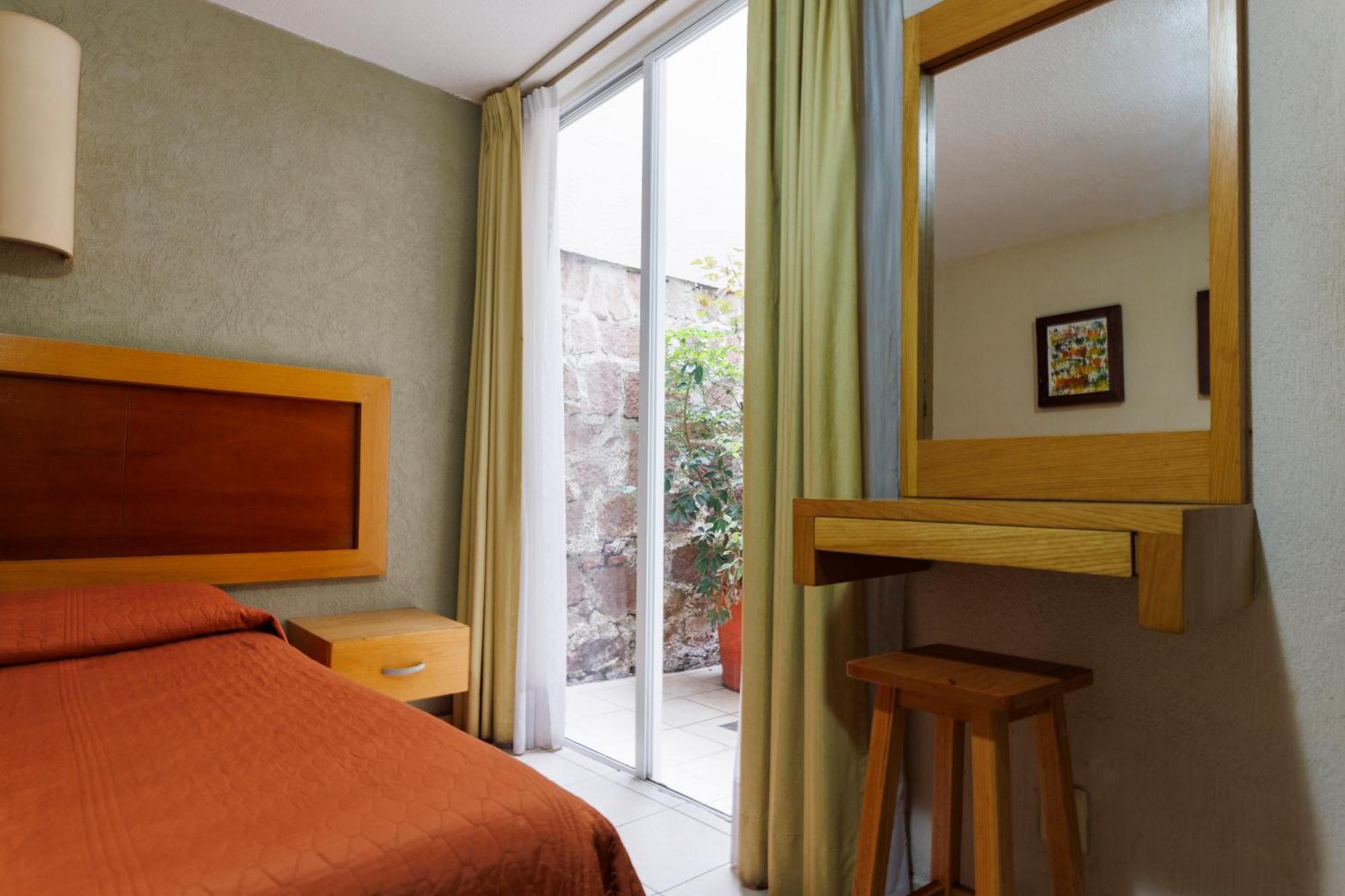 Hotel Qualitel Centro Historico Морелия Екстериор снимка