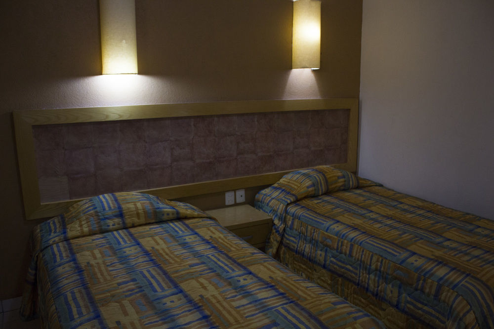 Hotel Qualitel Centro Historico Морелия Екстериор снимка